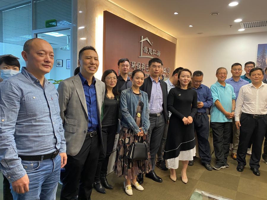 16399216205331.jpg 校友会领导到访3.jpg